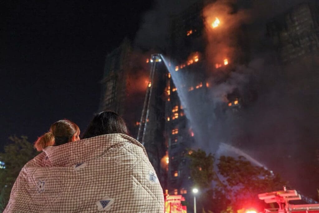 Hong Kong’s Deadliest Blaze in Years Exposes Fragile Urban Realities BEYOND THE HORIZON ISSG
